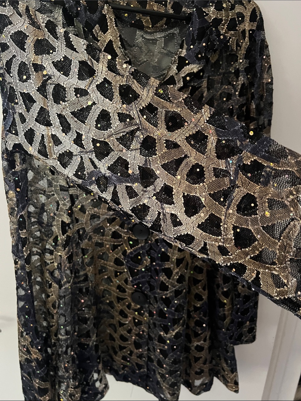 DAMEE JACKET HOLOGRAPHIC SCALE MESH FLARE AND FIT GOLD BLACK SIZE MEDIUM - Picture 5 of 10